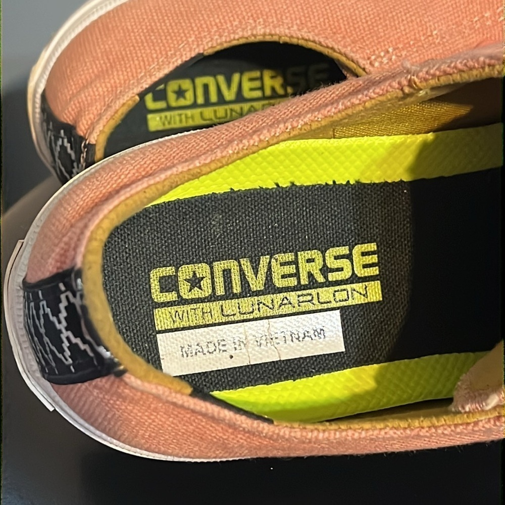 Chuck Taylor Converse with lunarlon, low top, peach with black laces, size 8.5 - Picture 9 of 12